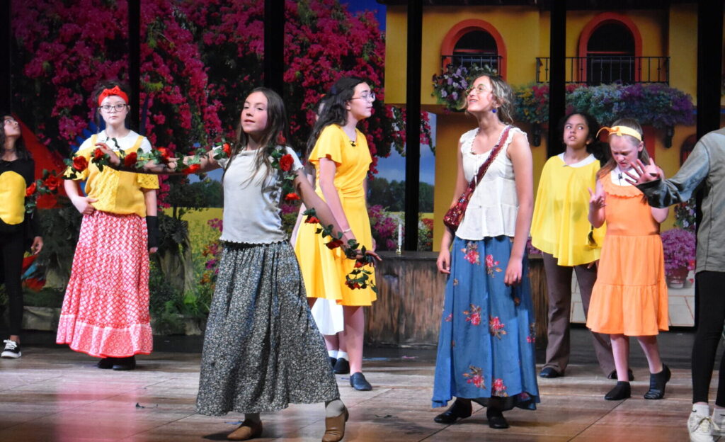 Colorful performance with young actors